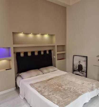 Savelli Apartment Old Town - Near Navona Place Rome Buitenkant foto