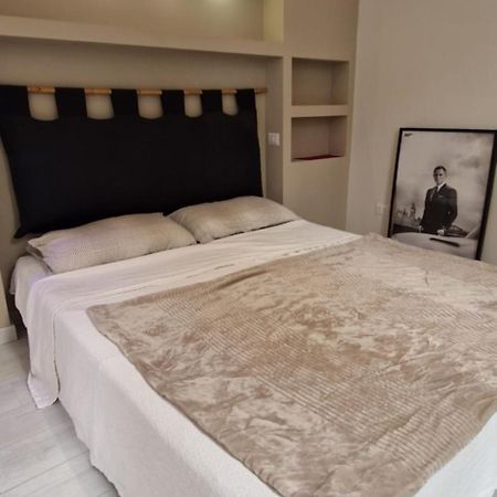 Savelli Apartment Old Town - Near Navona Place Rome Buitenkant foto