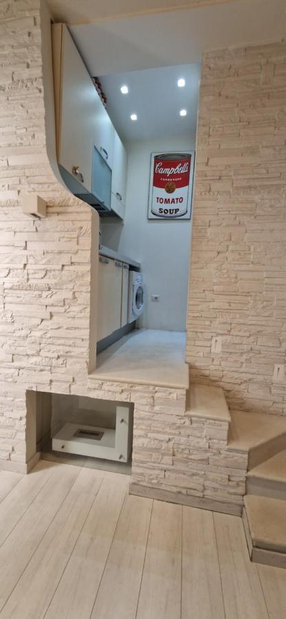 Savelli Apartment Old Town - Near Navona Place Rome Buitenkant foto